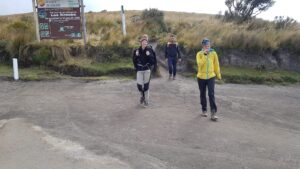 llegando al parking iliniza norte